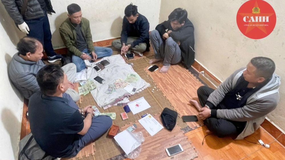 Bắc Giang: Triệt phá boong ke đánh bạc, tổ chức sử dụng trái phép chất ma túy