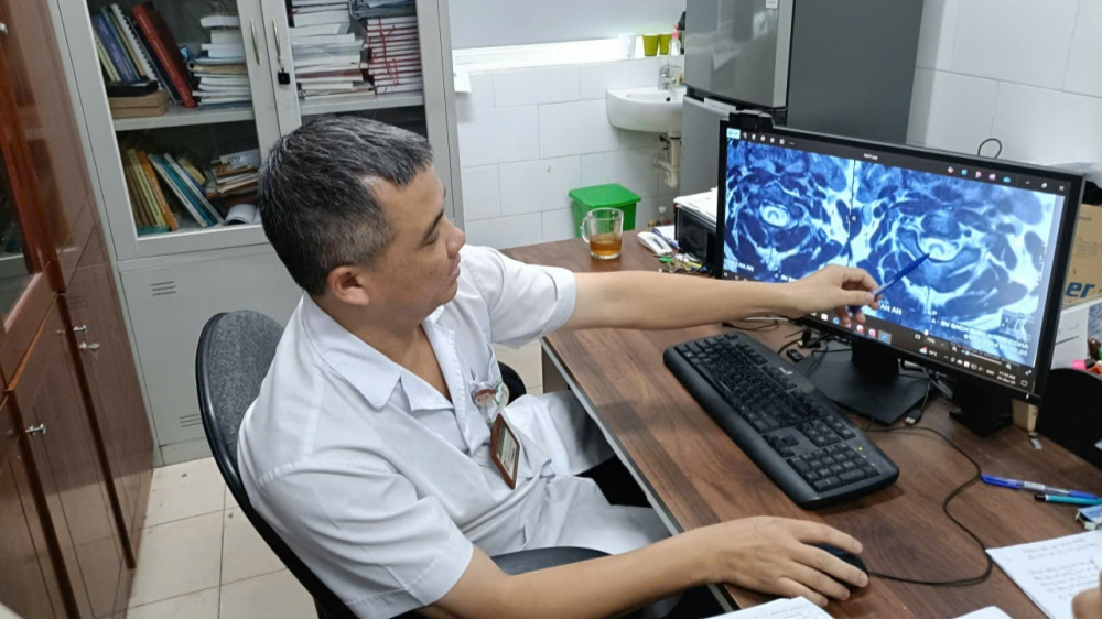 Bắc Ninh: Xin hút thử thuốc lá điện tử, nữ nhân viên 38 tuổi bất tỉnh, tổn thương não