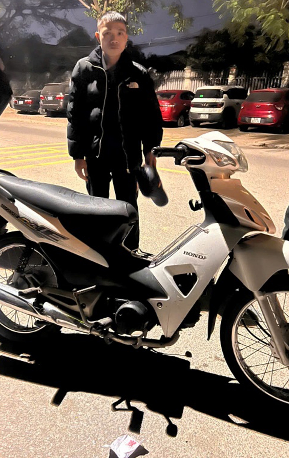 Bắc Ninh: Cảnh sát cơ động bắt giữ đối tượng tàng trữ trái phép chất ma túy Bắc Ninh: Cảnh sát cơ động bắt giữ đối tượng tàng trữ trái phép chất ma túy