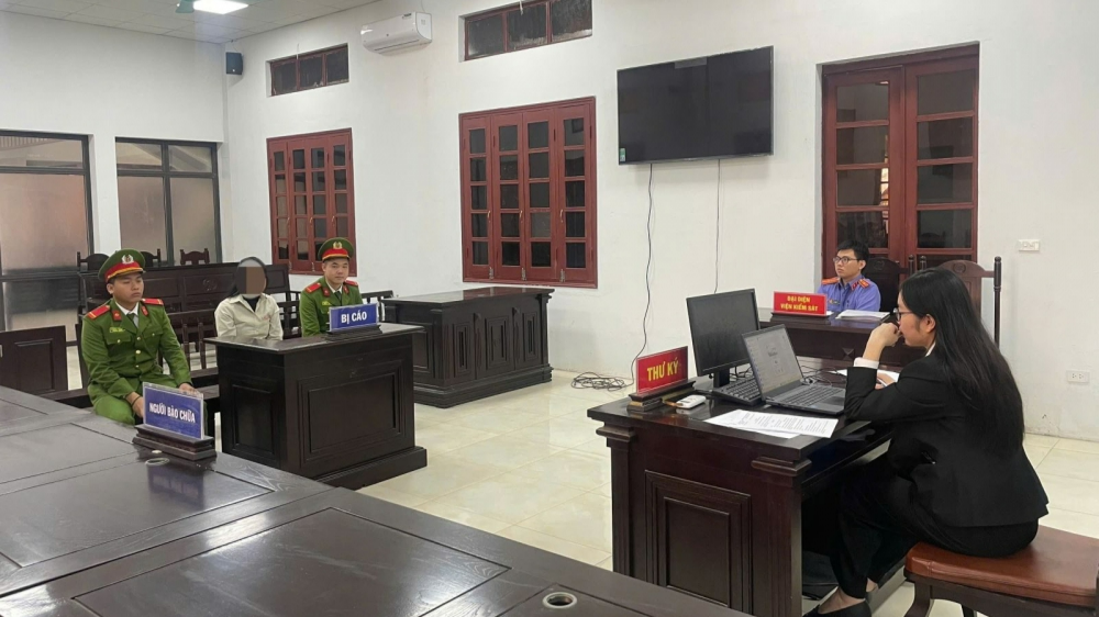 Phiên toà xét xử sơ thẩm ngày 08/12/2025 tàng trữ trái phép chất ma tuý Xét xử bị cáo tàng trữ ma túy tại Bắc Ninh, tuyên phạt 5 năm 3 tháng tù