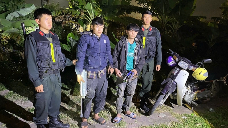 Bắc Ninh: Cảnh sát cơ động tuần tra đêm, bắt giữ 2 đối tượng trộm cắp tài sản Bắc Ninh: Cảnh sát cơ động tuần tra đêm, bắt giữ 2 đối tượng trộm cắp tài sản