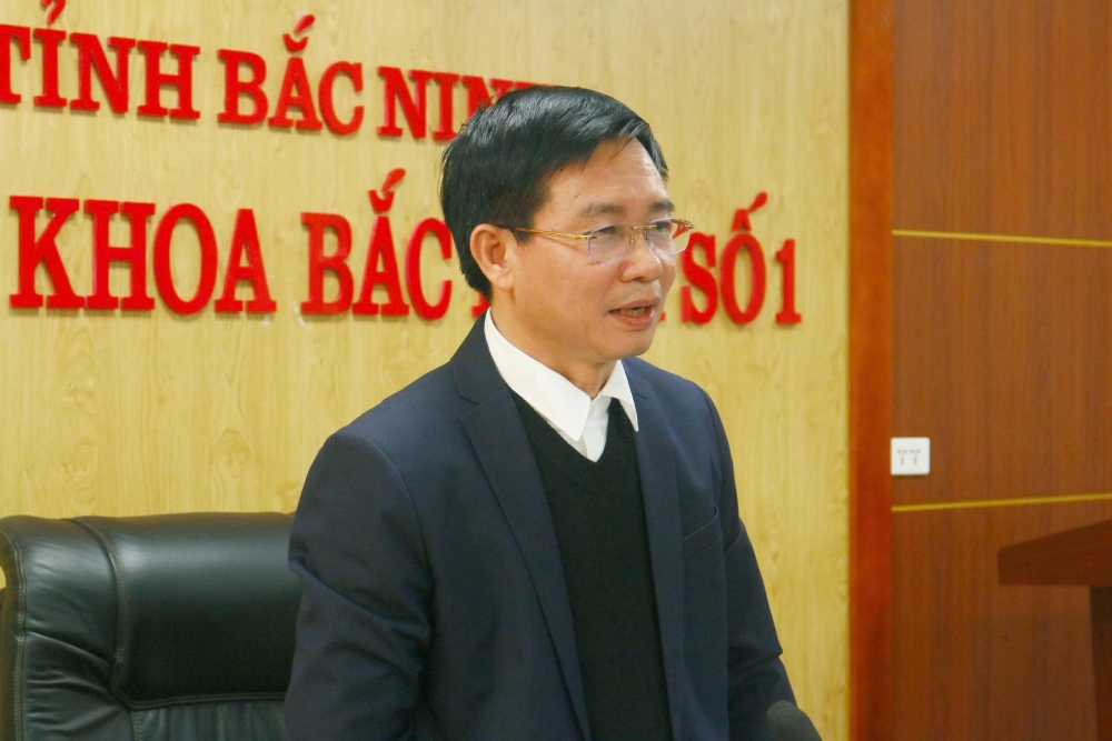 đồng chí Đào Khắc Hùng - Phó giám đốc Sở Y tế Bắc Ninh phát biểu Bắc Ninh: Khen thưởng ê kíp bác sĩ cứu sống bệnh nhân trong ca cấp cứu đặc biệt nghiêm trọng