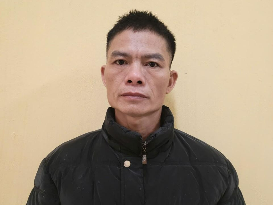 Bắt quả tang đối tượng tàng trữ trái phép chất ma túy tại phường Phượng Sơn Bắt quả tang đối tượng tàng trữ trái phép chất ma túy tại phường Phượng Sơn