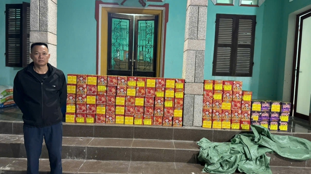 Bắc Ninh: Khởi tố, tạm giam đối tượng buôn bán gần 300 kg pháo nổ