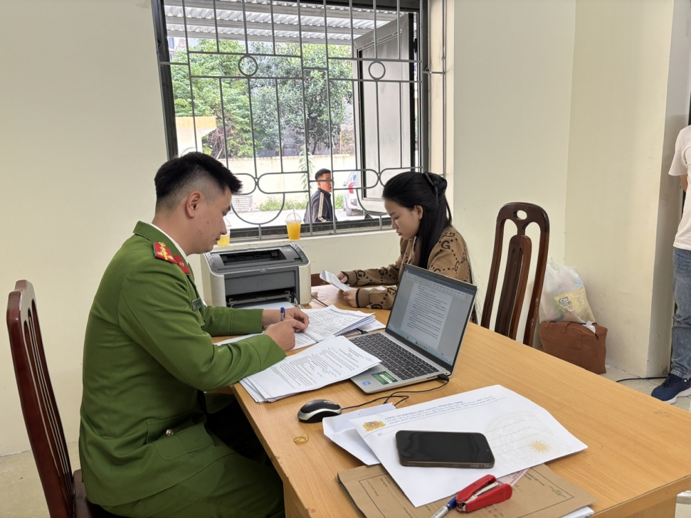 Bắc Ninh: Bắt giữ hai anh em ruột lừa đảo chiếm đoạt tài sản bằng hình thức cho vay tiền qua mạng