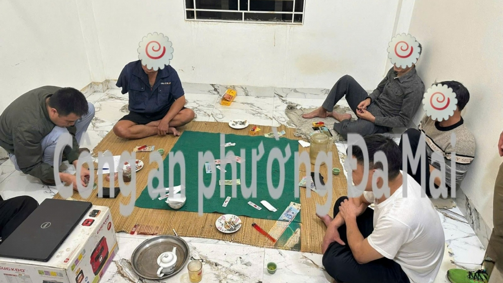Công an phường Đa Mai bắt quả tang 4 đối tượng đánh bạc trái phép tại nhà riêng
