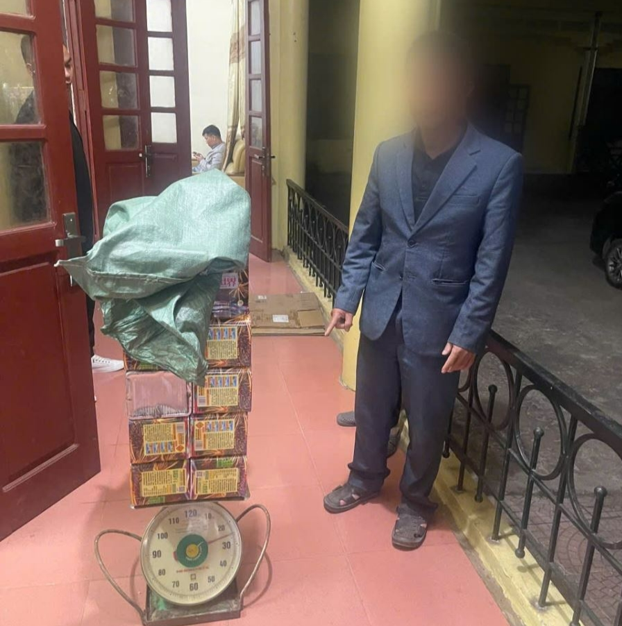 Bắc Ninh: Phối hợp bắt giữ 2 đối tượng sản xuất, buôn bán pháo nổ trái phép