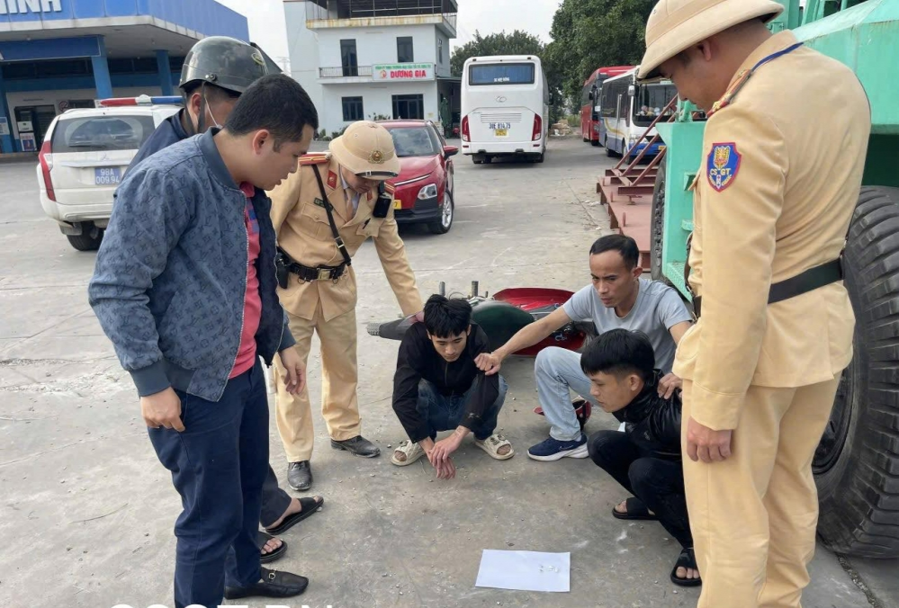 Cảnh sát giao thông Bắc Ninh phát hiện đối tượng tàng trữ heroin trong quá trình tuần tra