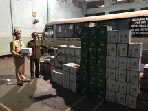 Hàng nghìn sản phẩm không rõ nguồn gốc bị CSGT Bắc Giang thu giữ