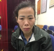 Bắt quả tang &quot;nữ quái&quot; trộm cắp tại điểm trung chuyển xe buýt Cầu Giấy