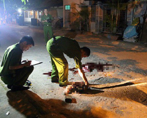 mau thuan gia dinh cu ong 81 tuoi chem 3 nguoi bi thuong