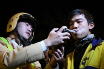 cuc truong csgt nguoi dan duoc ghi hinh de ngan canh sat tieu cuc