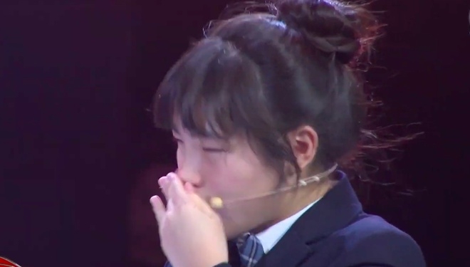 Thần đồng toán học Nhật khóc khi tạm dừng thi đấu ở Siêu trí tuệ Việt