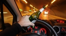 Thế giới phạt lái xe uống rượu bia như thế nào?