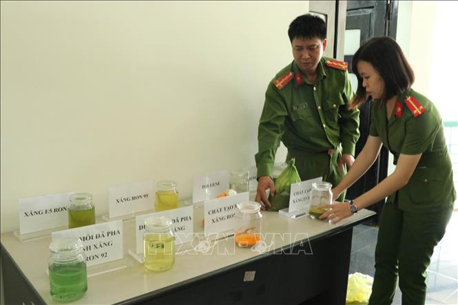 Khởi tố nhiều chủ doanh nghiệp liên quan đường dây xăng giả của Trịnh Sướng