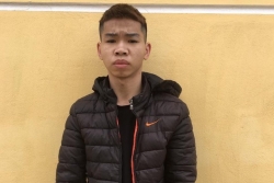 Hãm hại bé gái rồi chụp ảnh nạn nhân trong tình trạng khỏa thân