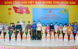 trung uong doan tang qua chuc tet tai dong thap