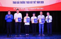 thanh doan tp hcm trao giai thuong ngoi but tre nam 2020