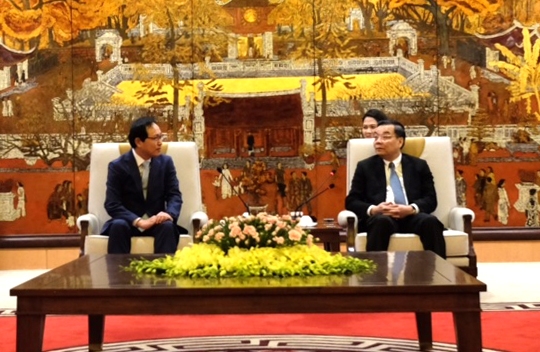 Chủ tịch UBND thành phố Hà Nội Chu Ngọc Anh và Tổng Giám đốc Samsung Việt Nam Choi Joo Ho