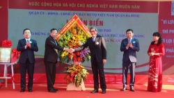 ha noi gan bien 2 cong trinh truong hoc chao mung dai hoi xiii cua dang