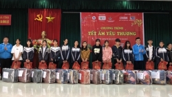 mang tet am yeu thuong den ron lu mien trung