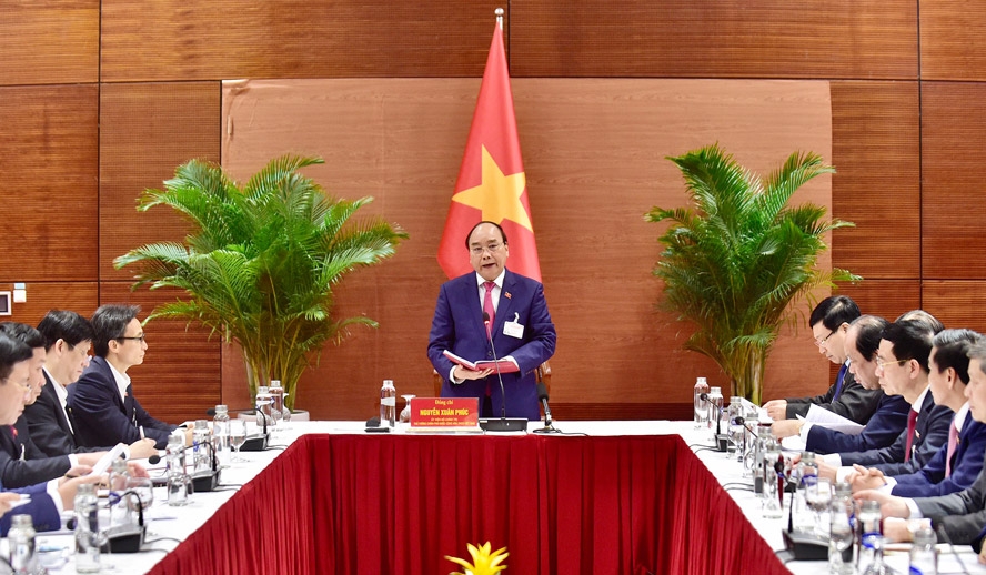 Thủ tướng Chính phủ Nguyễn Xuân Phúc chủ trì cuộc họp. Ảnh: VGP