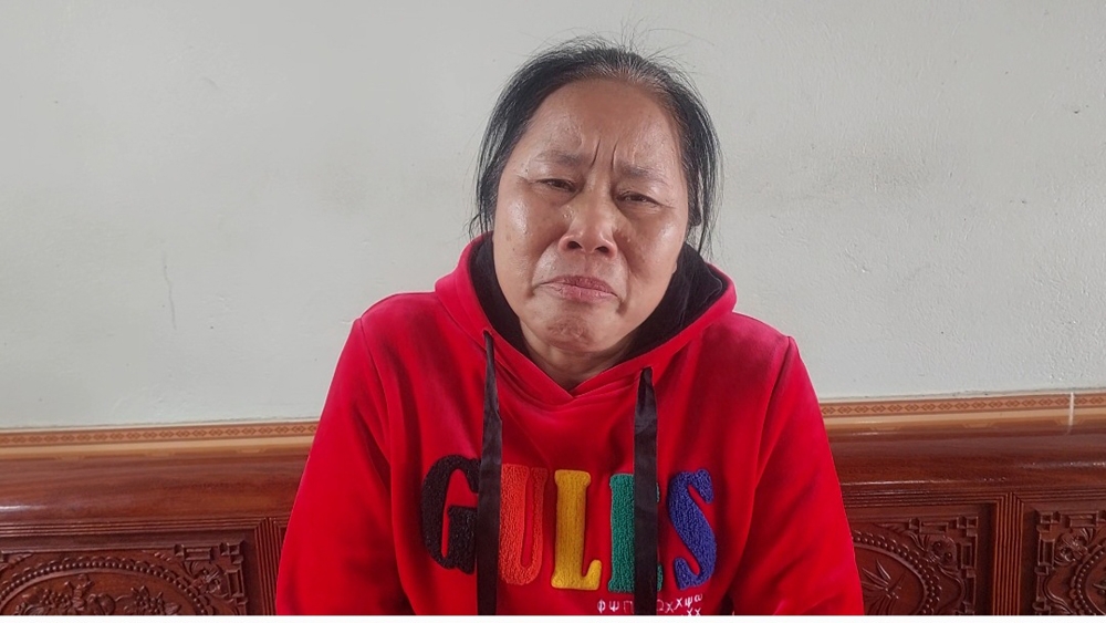 Bà Trần Thị Chiều đau đớn kể về quãng thời gian bị bán sang Trung Quốc (ảnh BBG)