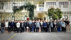 tam giu hang chuc doi tuong tu bac ninh sang ha noi gay roi trat tu cong cong