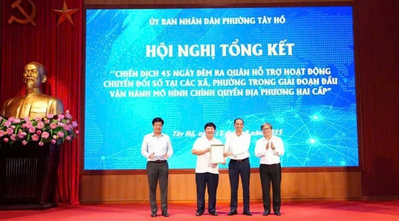 Sau 1 năm gõ từng nhà, đưa dịch vụ công lên điện thoại