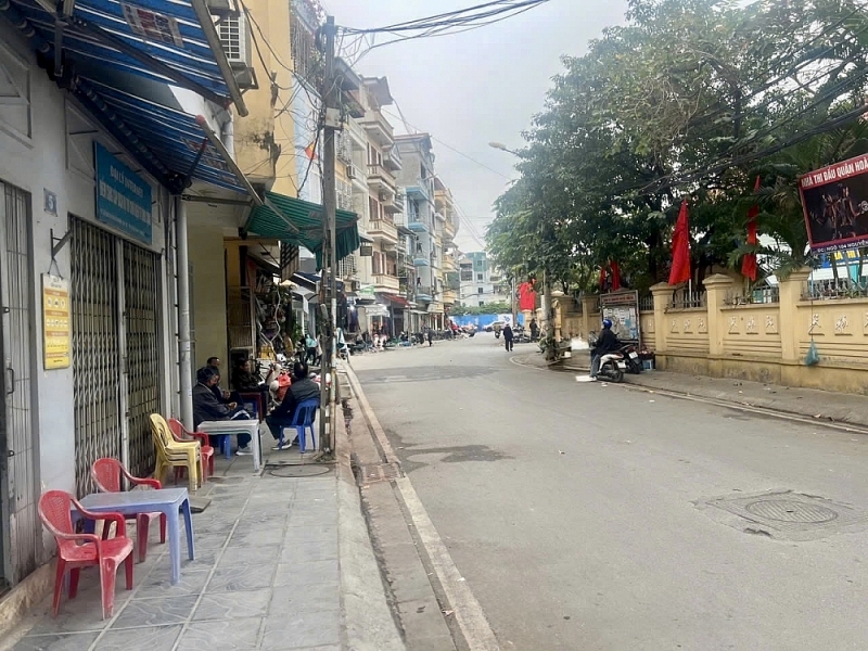 Một góc ngõ sau khi dẹp chợ