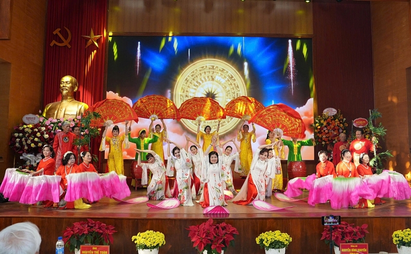 Tuổi cao - Gương sáng lan tỏa ở phường Tây Hồ