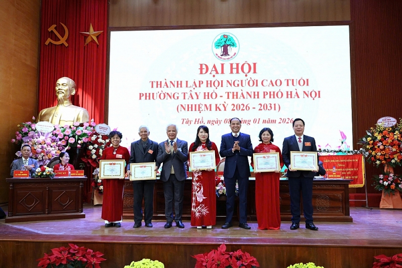 Tuổi cao   Gương sáng lan tỏa ở phường Tây Hồ