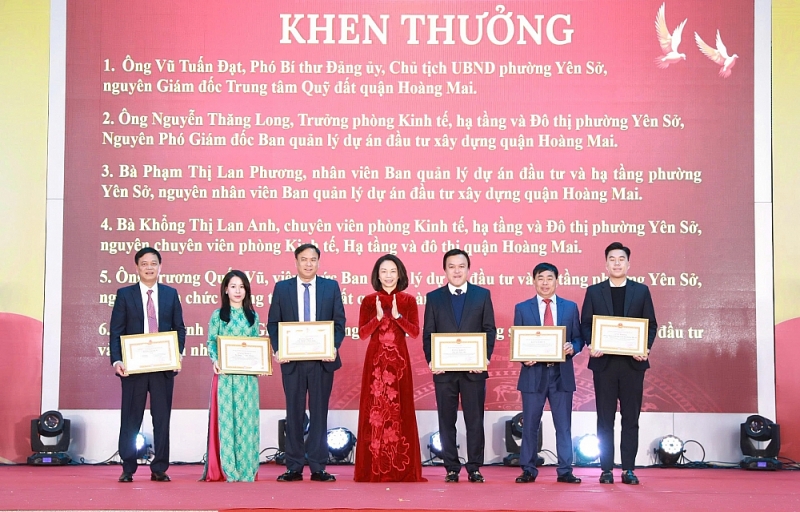 Khen thưởng những tập thể, cá nhân co thành tích trong xây dựng công trình