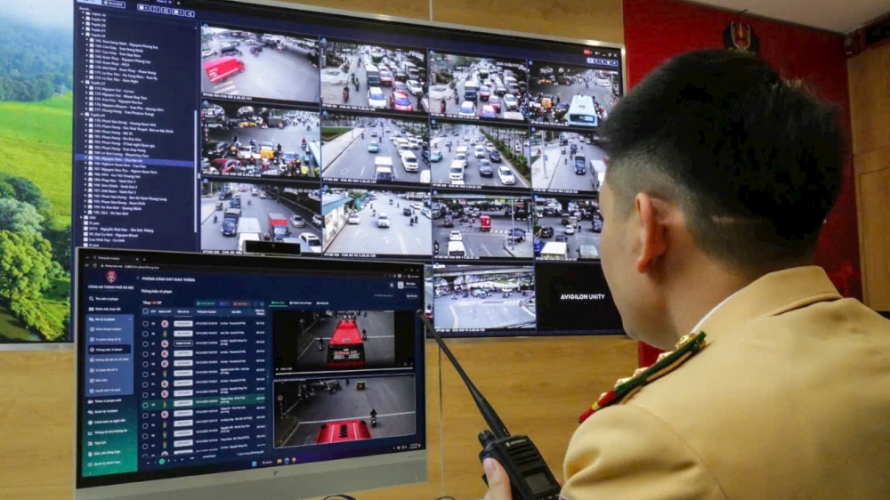 Camera AI “trực chiến” 24/7 siết kỷ cương đô thị
