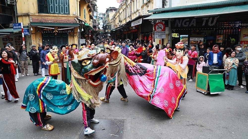 Tết Việt - Tết Phố 2026: Phố cổ rộn ràng gọi mùa xuân Bính Ngọ