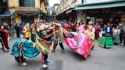 tet viet tet pho 2026 pho co ron rang goi mua xuan binh ngo