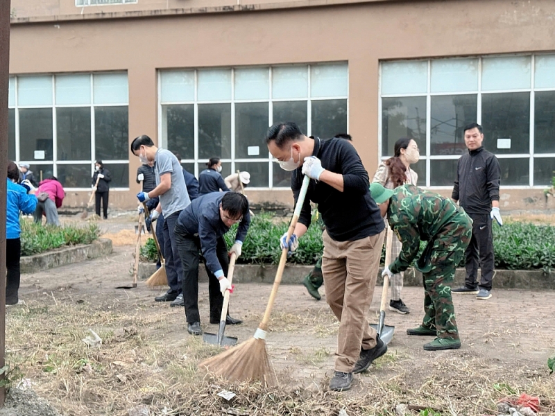Lãnh đạo Đảng uỷ, UBND, UB MTTQ và các tổ chức chính trị-xã hội, lực lượng vũ trang cùng tham gia