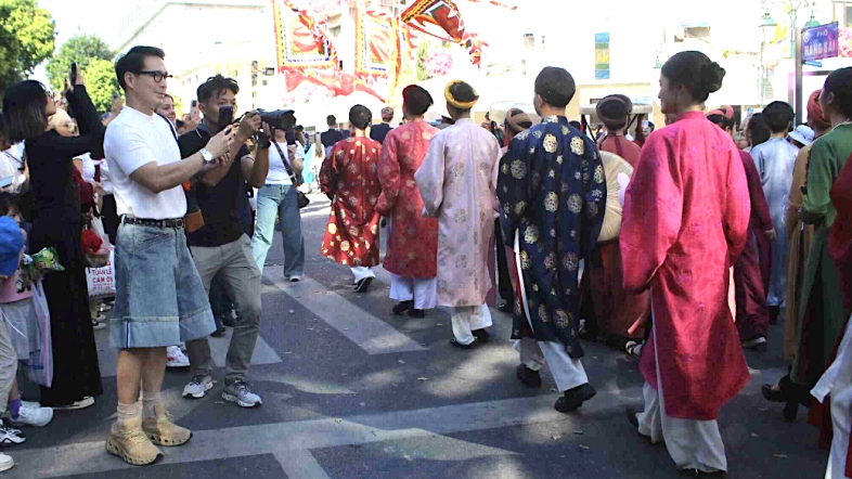 Khi Hà Nội làm du lịch