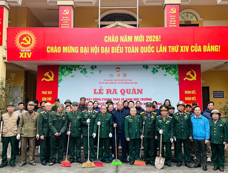 Lĩnh Nam ra quân làm sạch đất công, “điểm nghẽn” môi trường chuyển biến rõ Lĩnh Nam ra quân làm sạch đất công, “điểm nghẽn” môi trường chuyển biến rõ