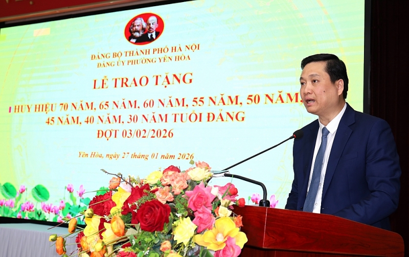 Bí thư Đảng ủy, Chủ tịch HĐND phường Nguyễn Quốc Khánh phát biểu tại buổi lễ Bí thư Đảng ủy, Chủ tịch HĐND phường Nguyễn Quốc Khánh phát biểu tại buổi lễ