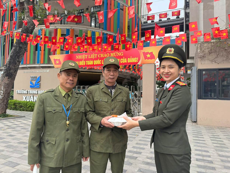 Lực lượng bảo vệ an ninh, trật tự phường Tây Hồ giữ bình yên từ cơ sở Lực lượng bảo vệ an ninh, trật tự phường Tây Hồ giữ bình yên từ cơ sở