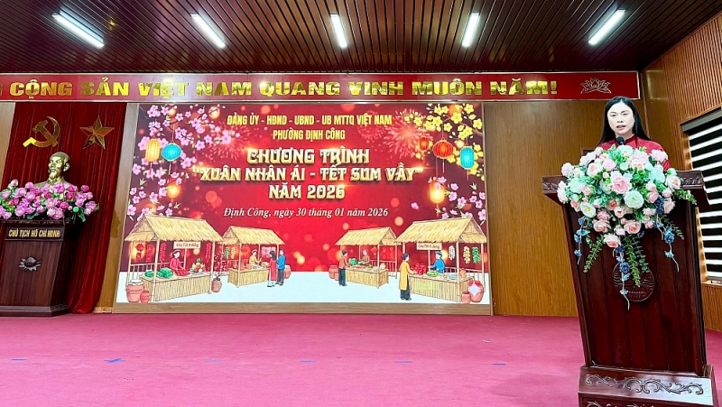 “Chung tay vì người nghèo - không để ai bị bỏ lại phía sau” “Chung tay vì người nghèo - không để ai bị bỏ lại phía sau”