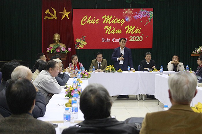 Chủ tịch UBND TP Hà Nội Nguyễn Đức Chung gặp gỡ văn nghệ sĩ, trí thức đầu xuân