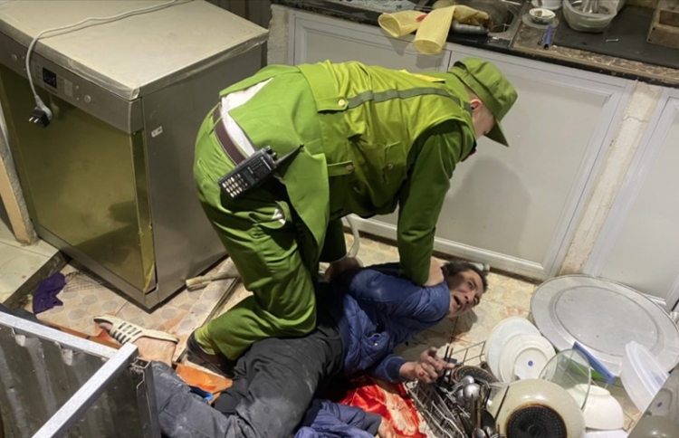 Ngáo đá đốt xe máy, giết em rể là Phó Đoàn trưởng Đoàn ca kịch Nhà hát Nhạc Vũ kịch Việt Nam