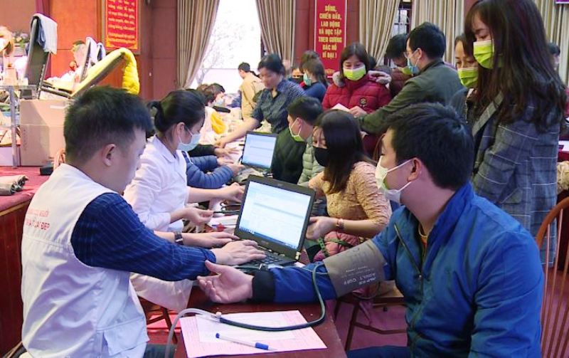 tuoi tre phuc tho cung hien mau chong ncov