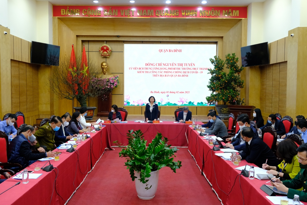 Phó Bí thư Thường trực Thành ủy Nguyễn Thị Tuyến kết luận cuộc kiểm tra tại quận Ba Đình