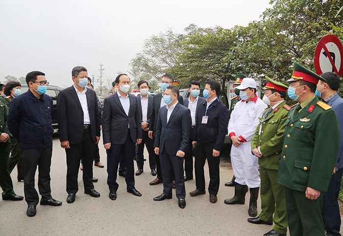 Đoàn kiểm tra số 3 của Ban Thường vụ Thành ủy kiểm tra công tác phòng, chống dịch Covid-19 trên địa bàn huyện Mê Linh