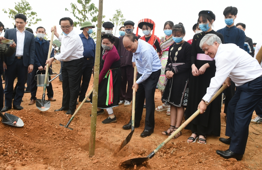 Thủ tướng Nguyễn Xuân Phúc cùng các lãnh đạo