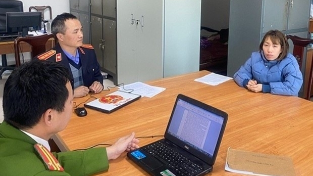 Tuyên Quang: Khởi tố mẹ đẻ giúp người tình hiếp dâm con gái