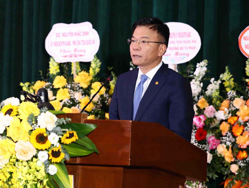 Bộ trưởng Bộ Tư pháp Lê Thành Long ghi nhận và biểu dương cố gắng, nỗ lực của tập thể giảng viên, viên chức và người lao động để Học viện Tư pháp phát triển